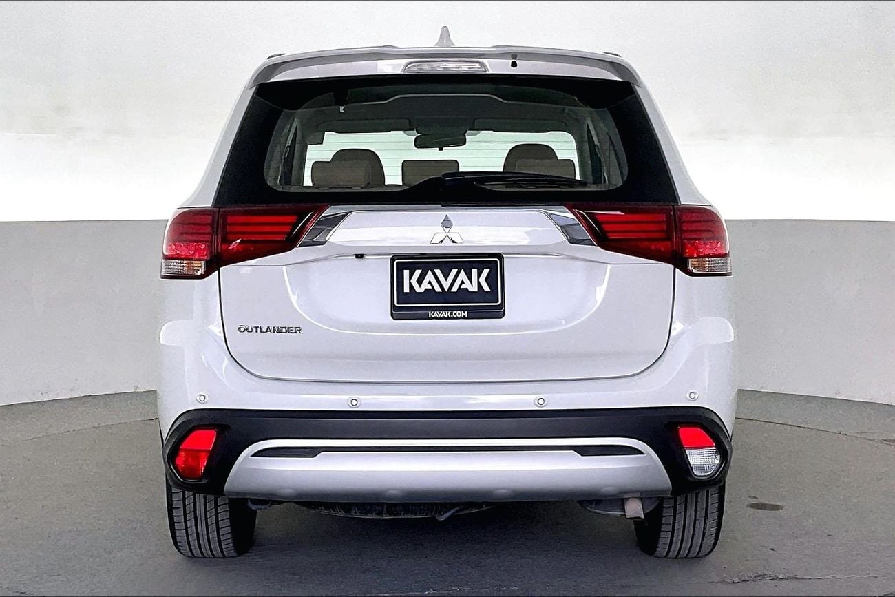 ميتسوبيشي آوتلاندر 2.5 GLX AUTO 4WD 7SEAT ML FABRIC SEATS | شامل الضمان | 0 ﺪﻔﻋﺓ ﺃﻮﻟﻯ