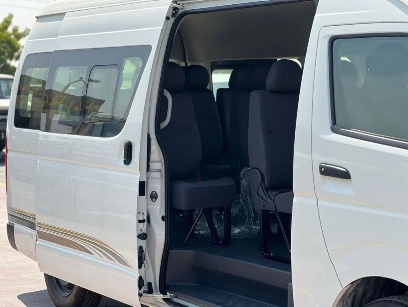 Toyota Hiace TOYOTA HIACE 2.7 BUS HIAH ROOF 16 -SEATS