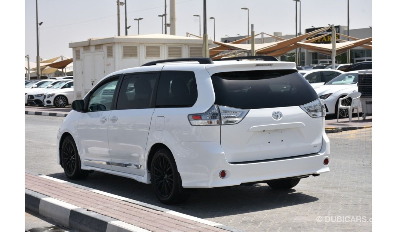 Toyota Sienna SE ( 7 SEATER )