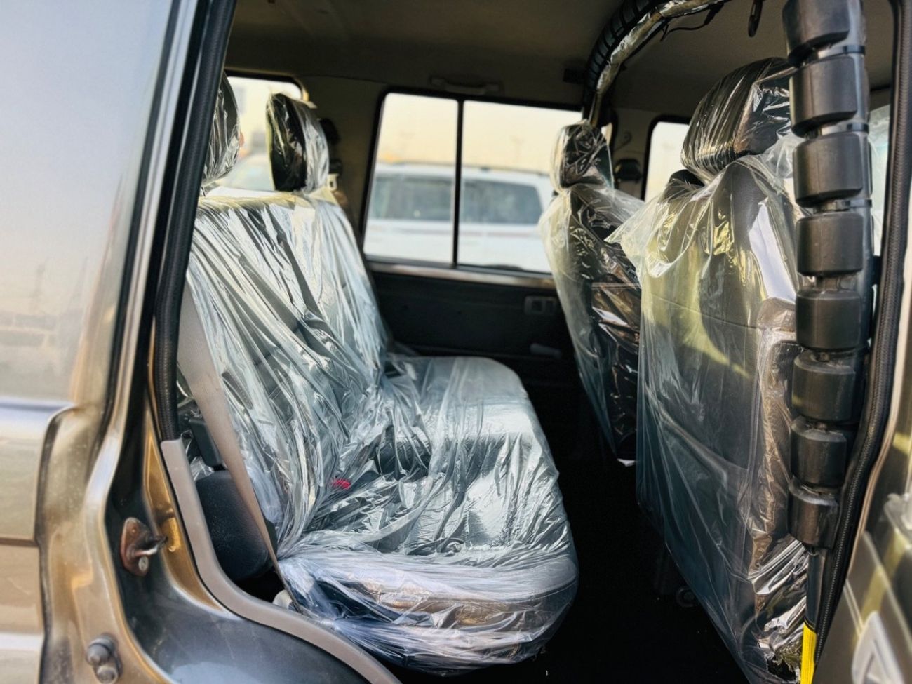 تويوتا لاند كروزر 70 Toyota Land Cruiser hardtop 5 door