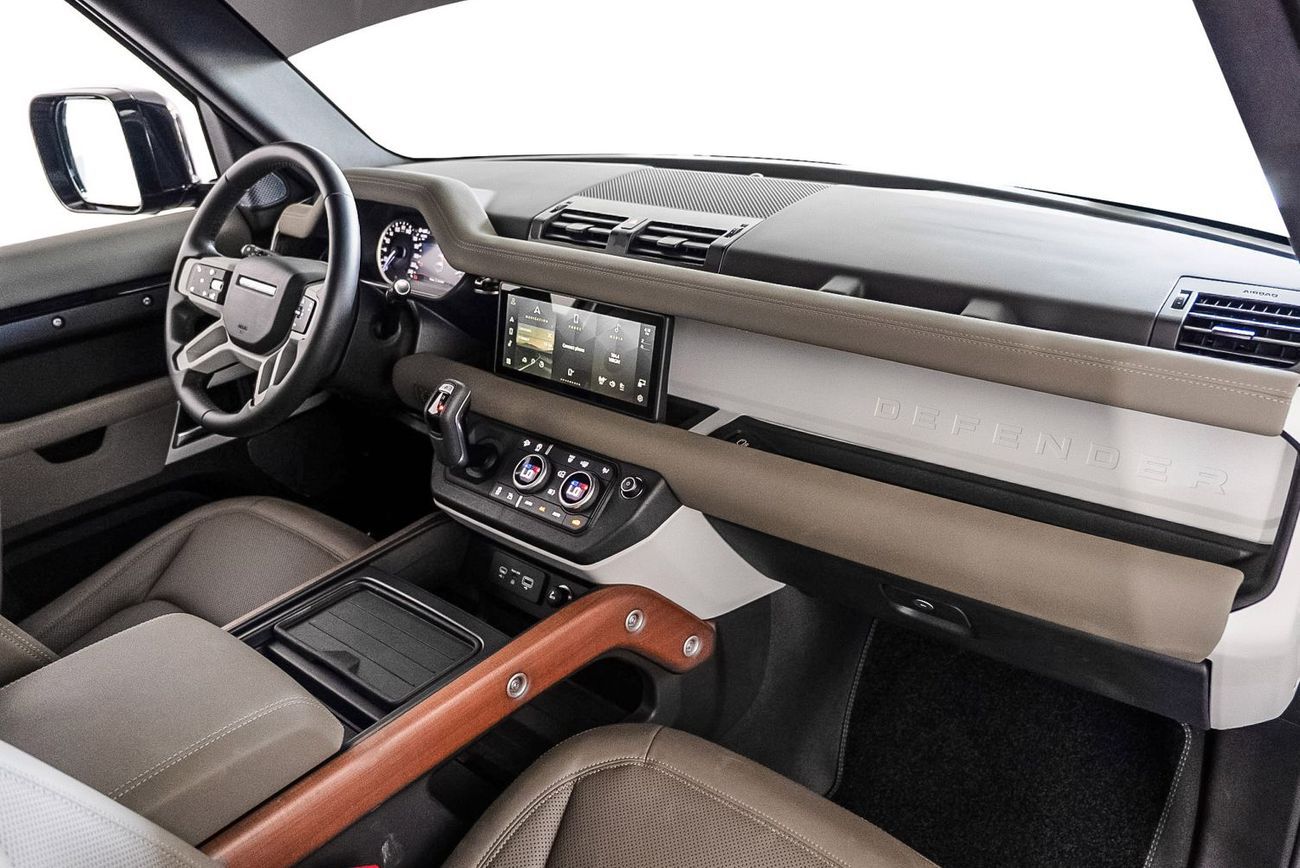 لاند روفر ديفندر P300 90 X-Dynamic SE 2.0L (5 Seater)