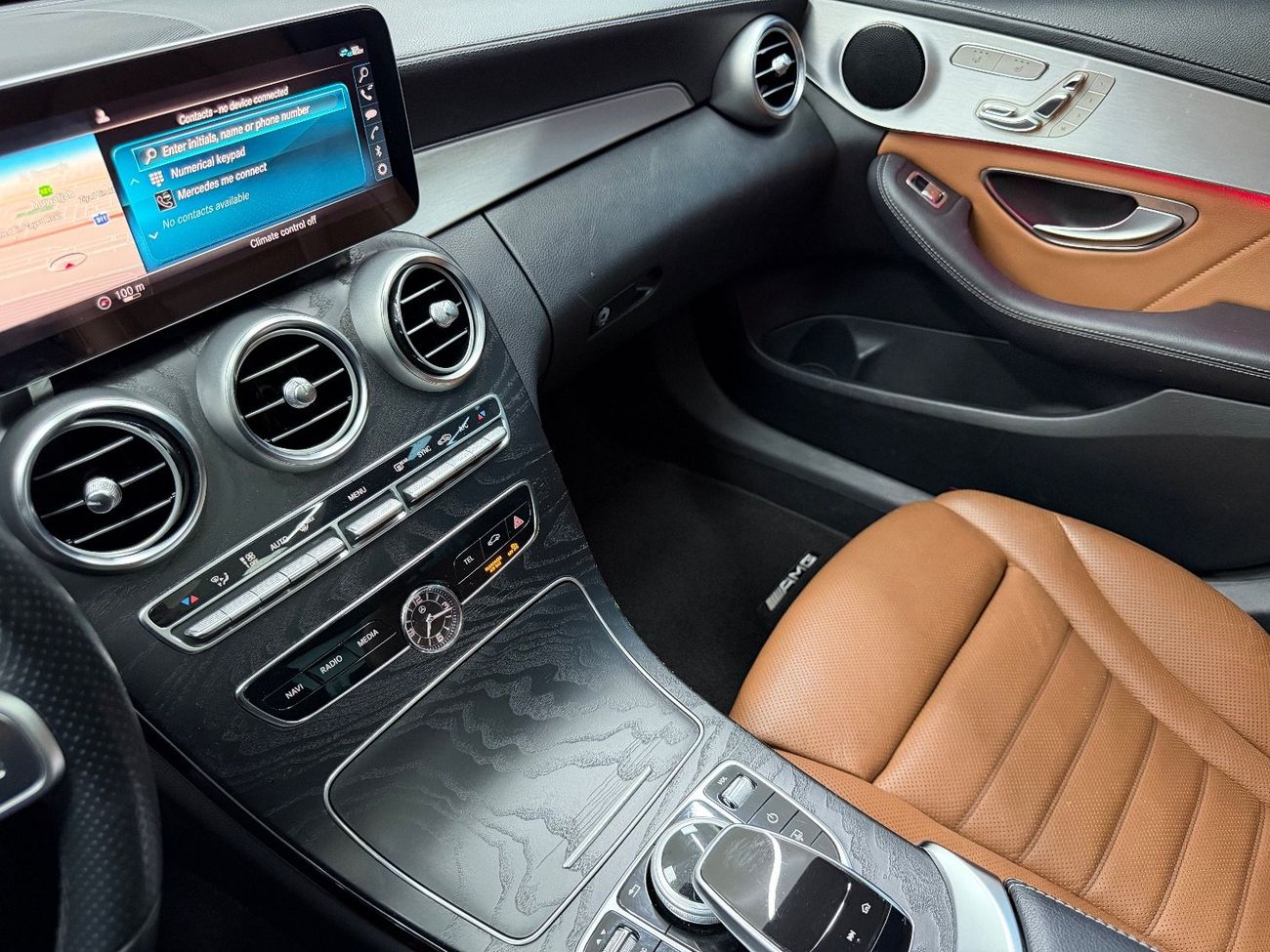 Mercedes-Benz C 200 GCC .. FSH .. AMG .. Perfect Condition .. Panoramic