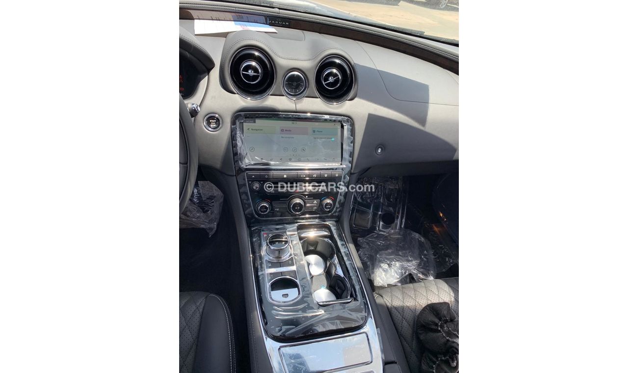 جاكوار XJ 3.0 V6 S/C LWB AWD Aut.