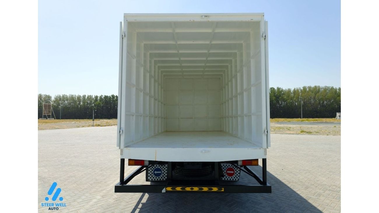 Mitsubishi Fuso Canter Fuso Pick Up with Dry Box 3.0L - Like New Condition - GCC - Book Now!