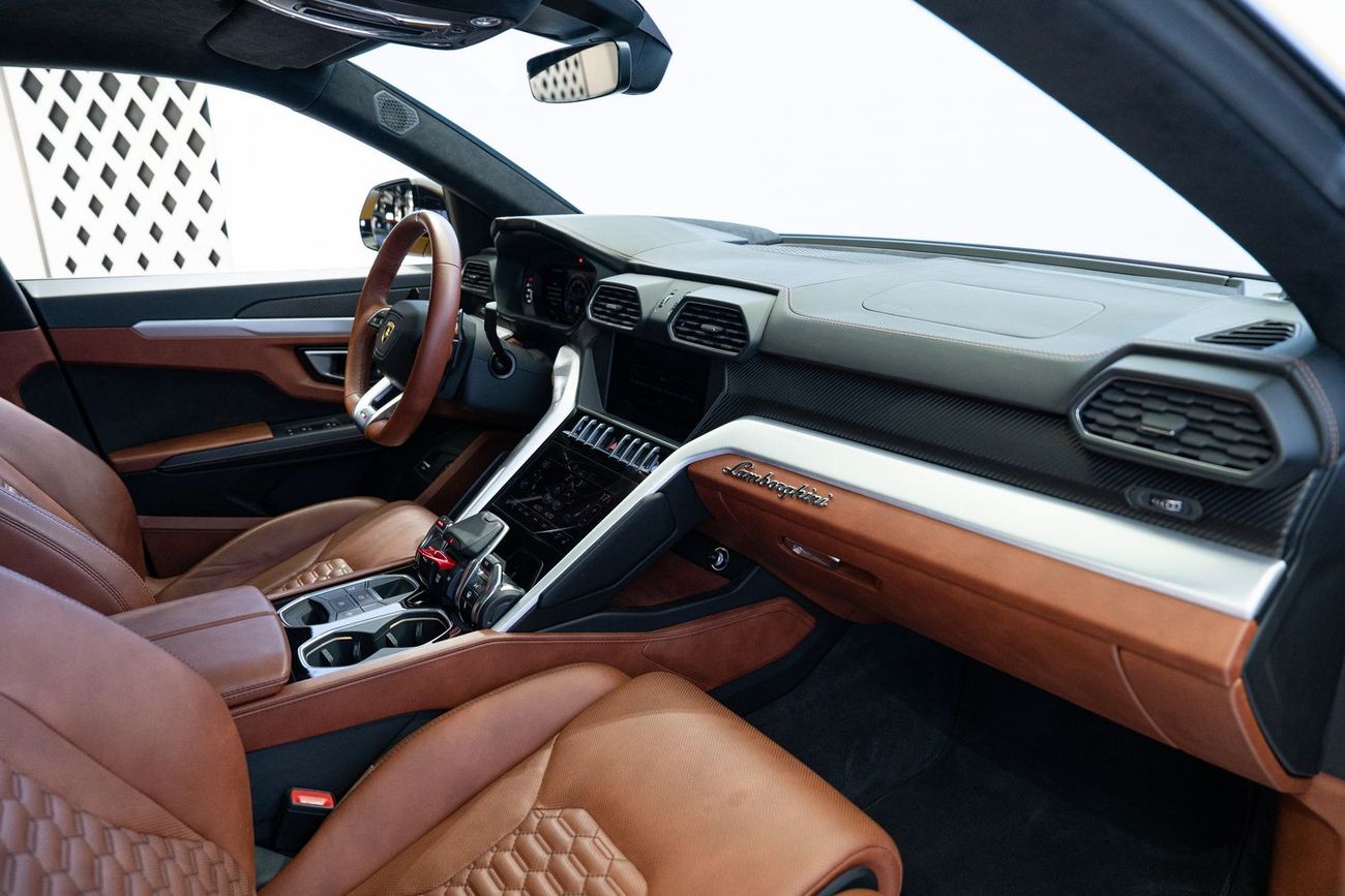 Lamborghini Urus STD 4.0T V8