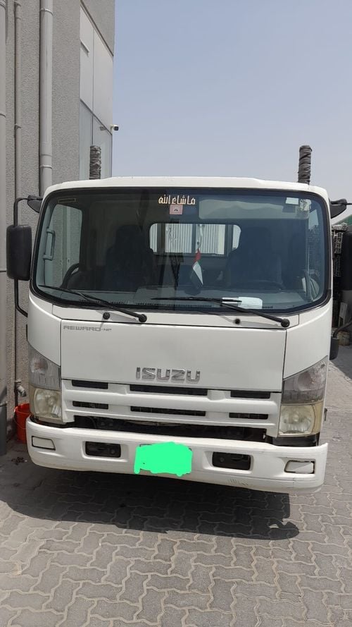 إيسوزو NPR STANDARD