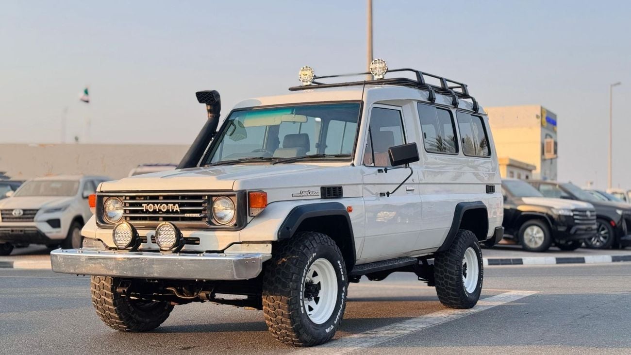 تويوتا لاند كروزر 70 -