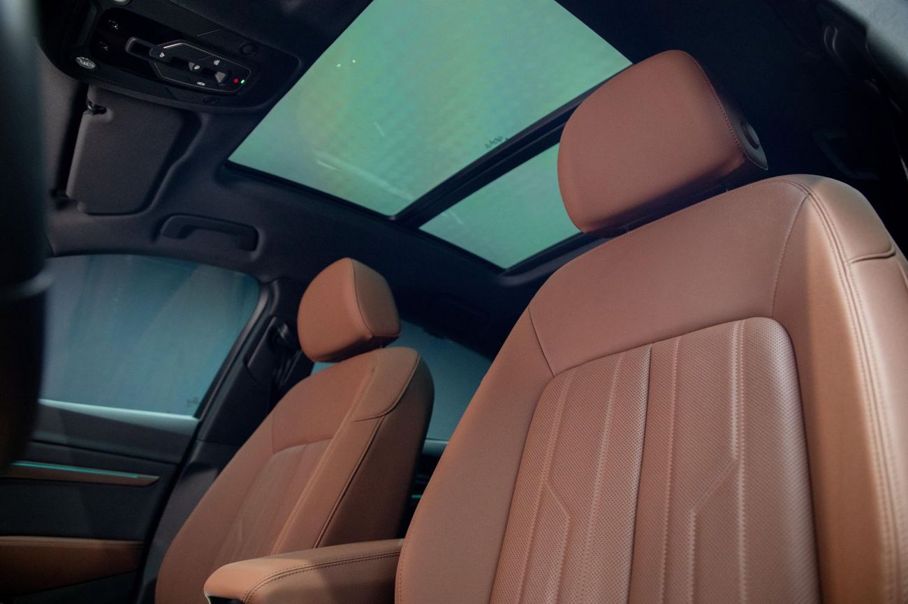 أودي إي ترون سبورتباك 50 Quattro S-Line