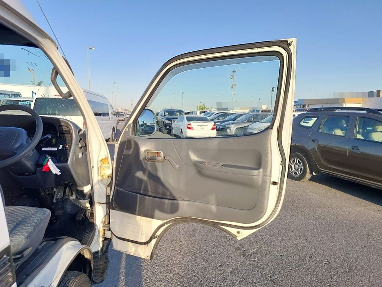 Toyota Hiace TOYOTA HIACE COMMUTER VAN RHD 2002 MODEL 3.0 L DIESEL AUTOMATIC(PM12553)