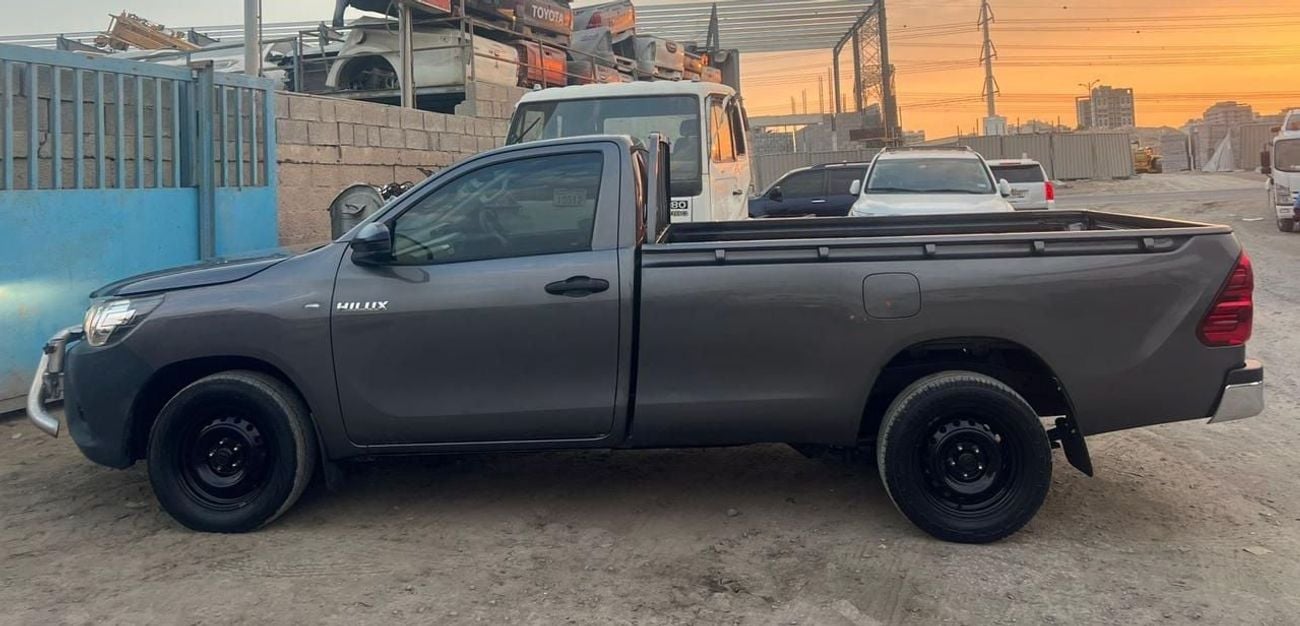 Toyota Hilux Diesel 2.4L ,Right Hand Drive ,2wd ,Manual Gear