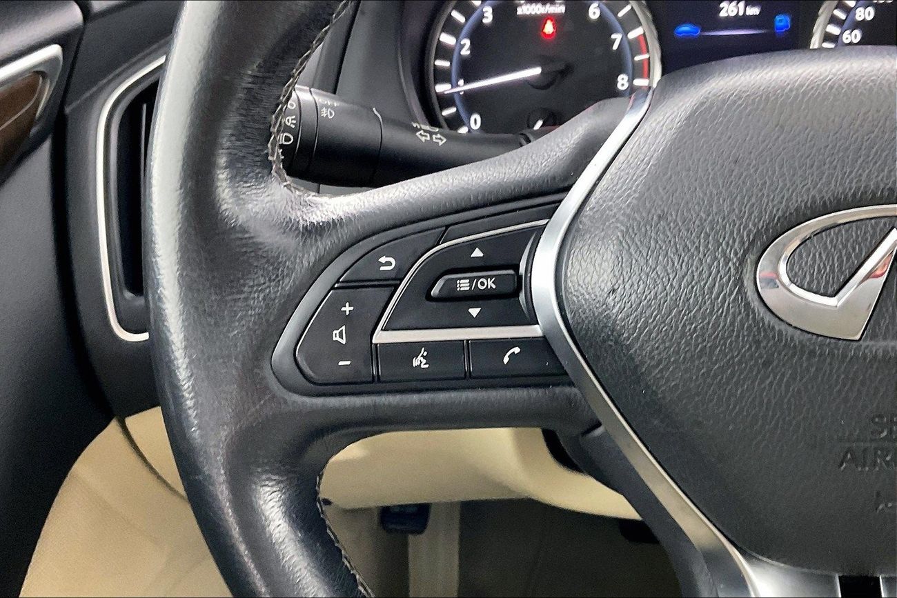 Infiniti Q50 Premium / Luxe