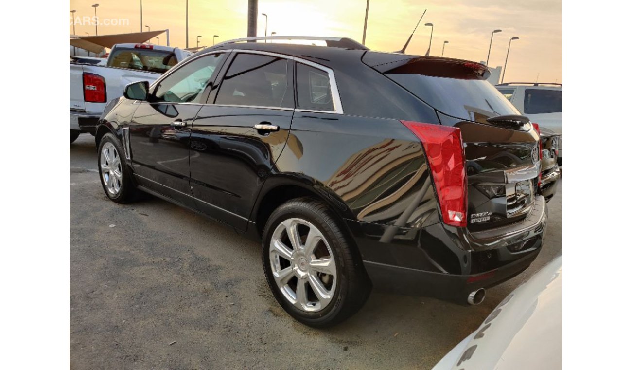 Cadillac SRX 2014 model GCC specs full options panorama clean car 3.6ltr