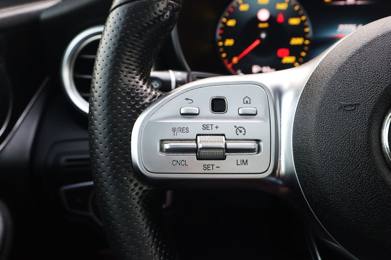 Mercedes-Benz GLC 200 Premium 2.0L AWD