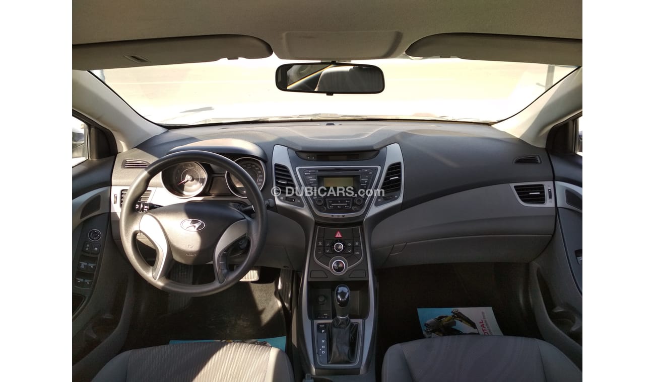 تويوتا كورولا 2015 سلفر خليجى حالة وكالة بدون صبغ بدون حوادث ممتاذة ماشية قليل