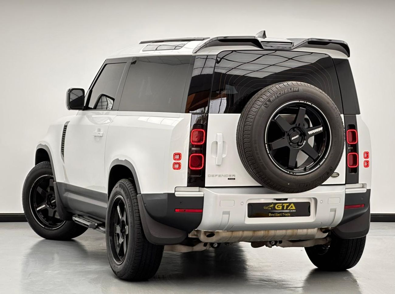 Land Rover Defender P400 90 SE 3.0L (5 Seater) 2023 Land Rover Defender 90 SE P400, 2028 Land Rover Warranty + Service C