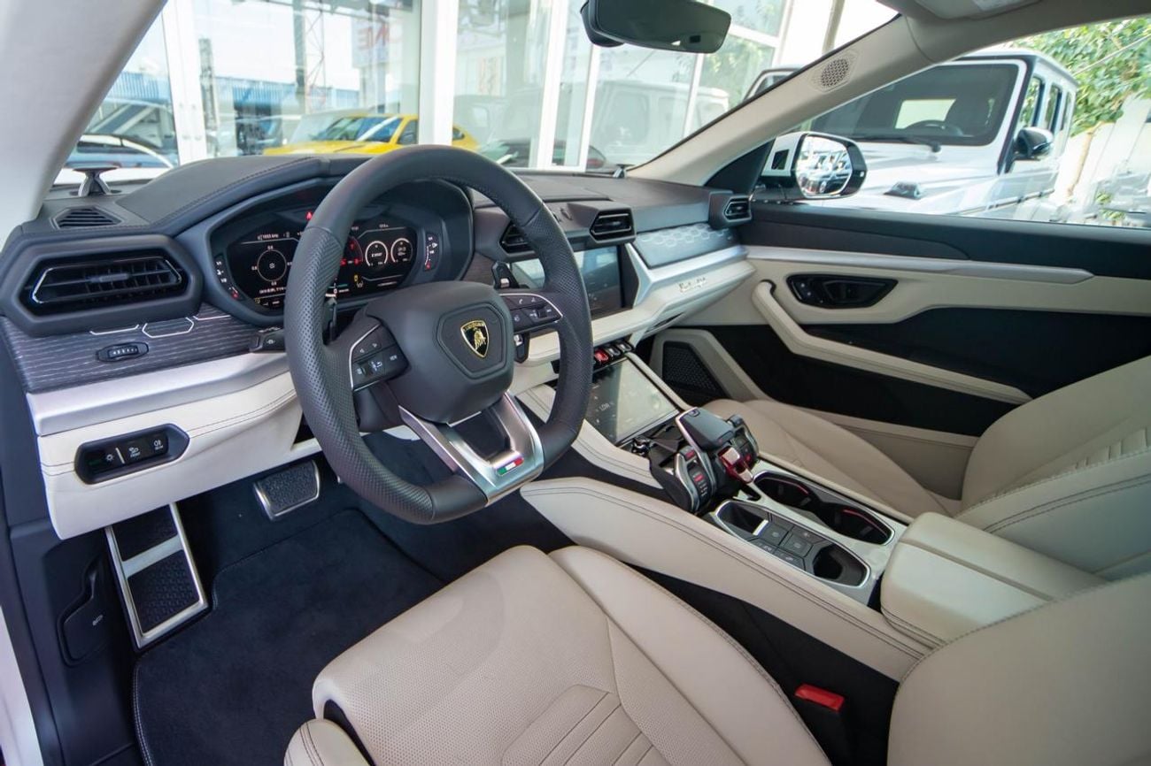 Lamborghini Urus Lamborghini Urus SE | 2025 | 1,200km