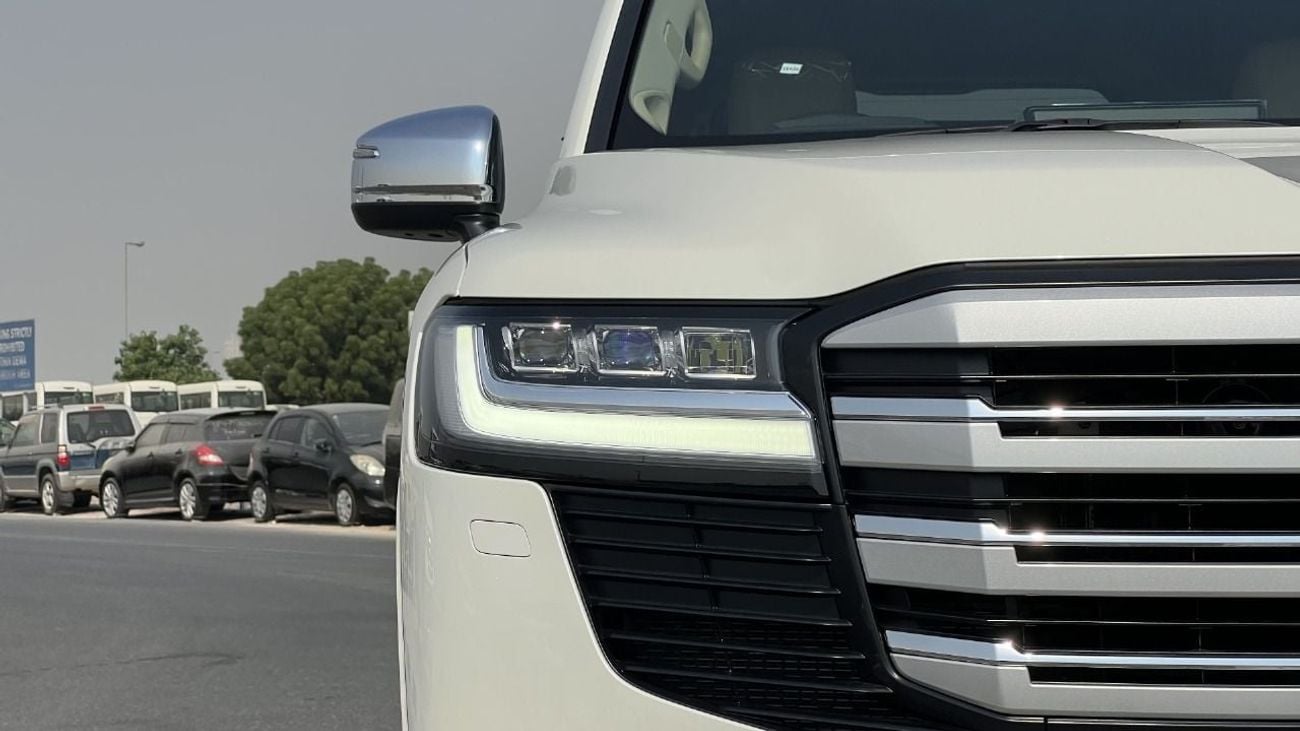 Toyota Land Cruiser SAHARA DIESEL 3.3L 7 SEATS