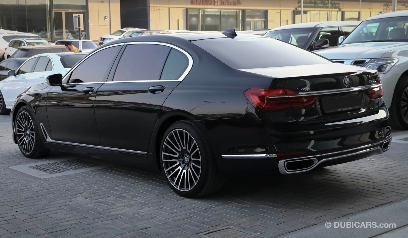 بي أم دبليو 750 Li XDrive