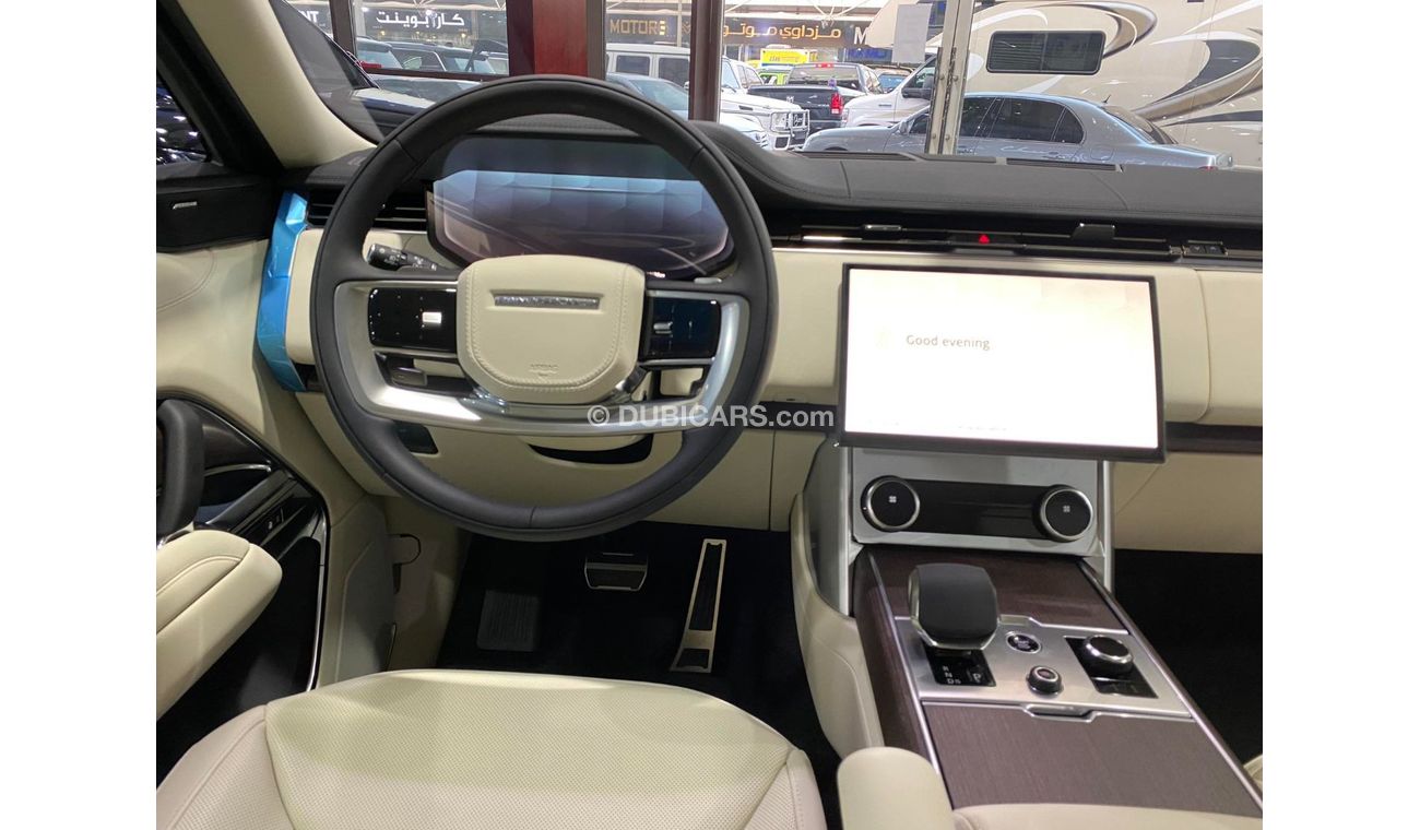 Land Rover Range Rover BRAND NEW GCC SPEC UNDER WARRANTY AND SERVICE CONTRACT