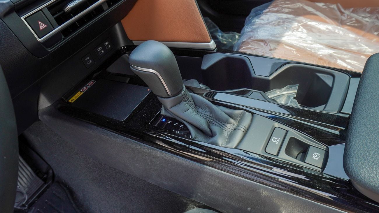 Toyota Camry LE HEV