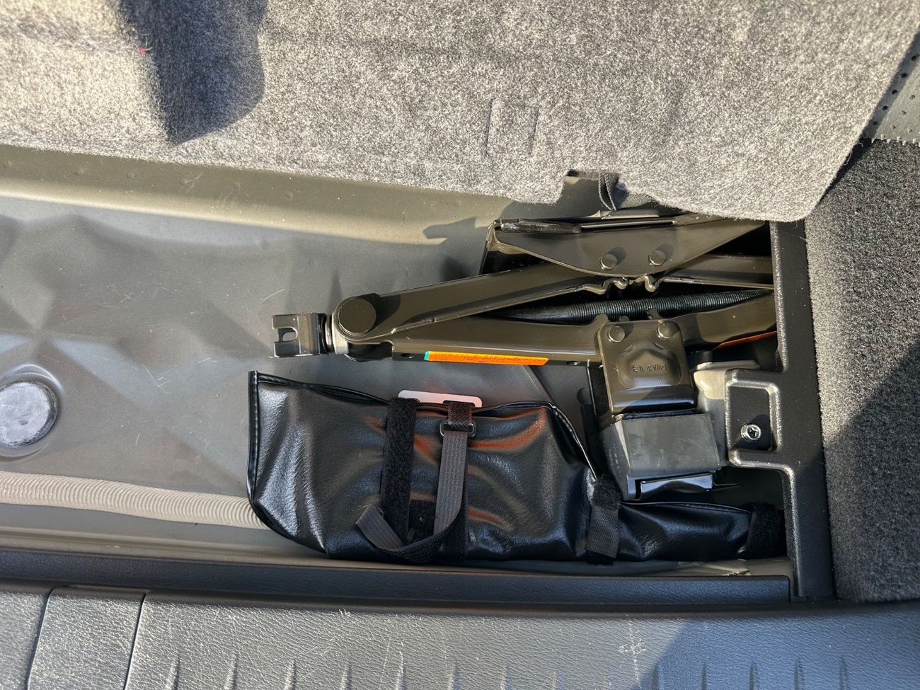 نيسان أرمادا SL 360 camera,Sunroof Full option