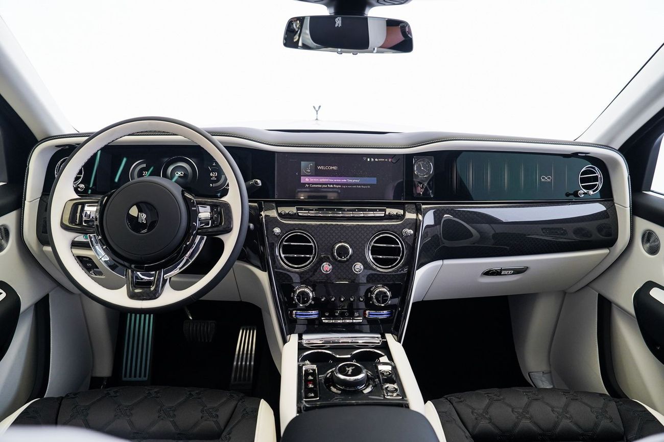 رولز رويس كولينان CULLINAN BLACK BADGE DUALTIY SEATS