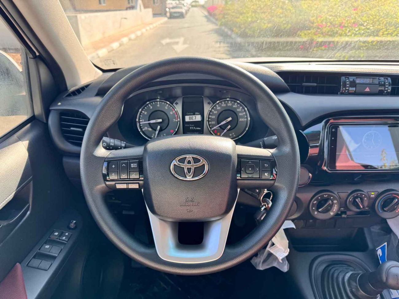 تويوتا هيلوكس 2025 HILUX 4X2 2.7L PETROL MT BASIC PWR WIN BRAND NEW 0KM