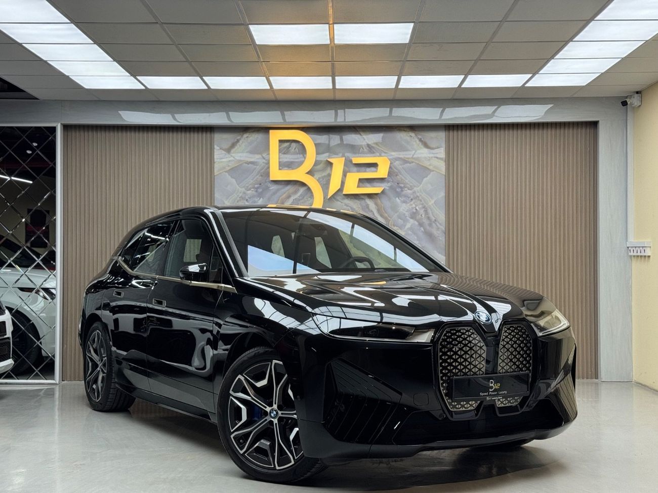 بي أم دبليو iX xDrive40