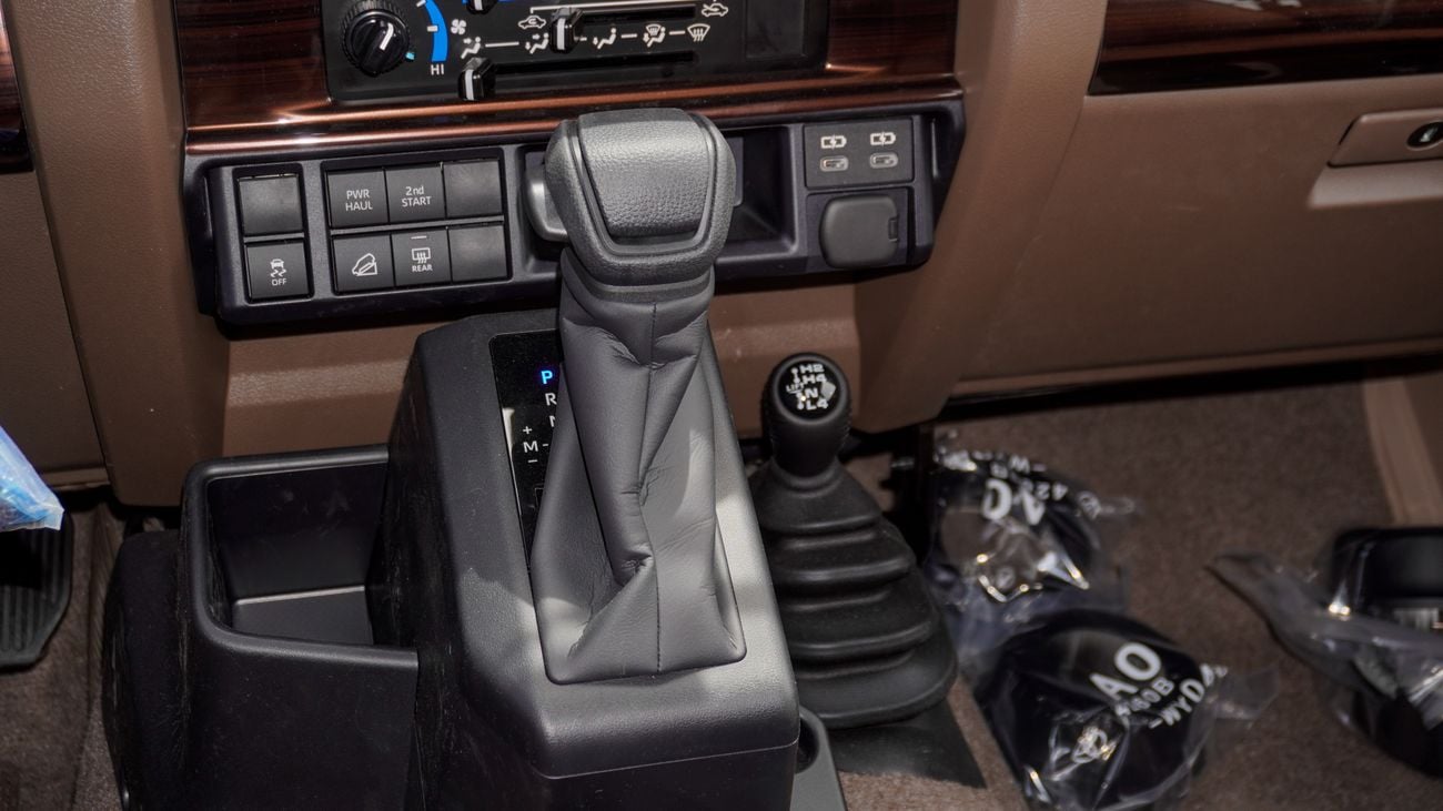 Toyota Land Cruiser 70 LX 4.0 L V6