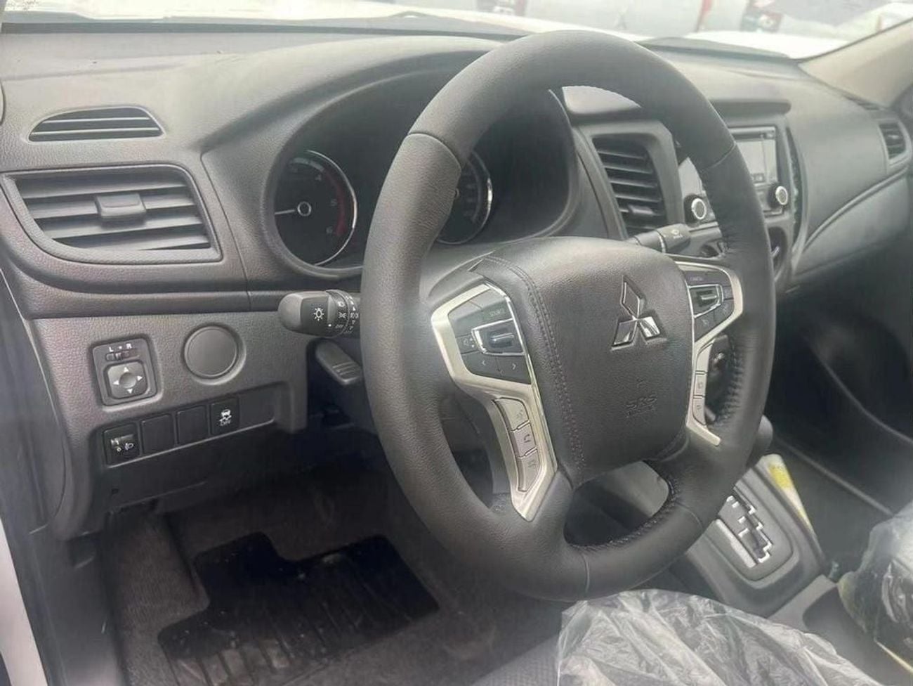 Mitsubishi L200 GL MITSUBISHI L200 BASIC DIESEL AUTO- S72 2.2L 2022