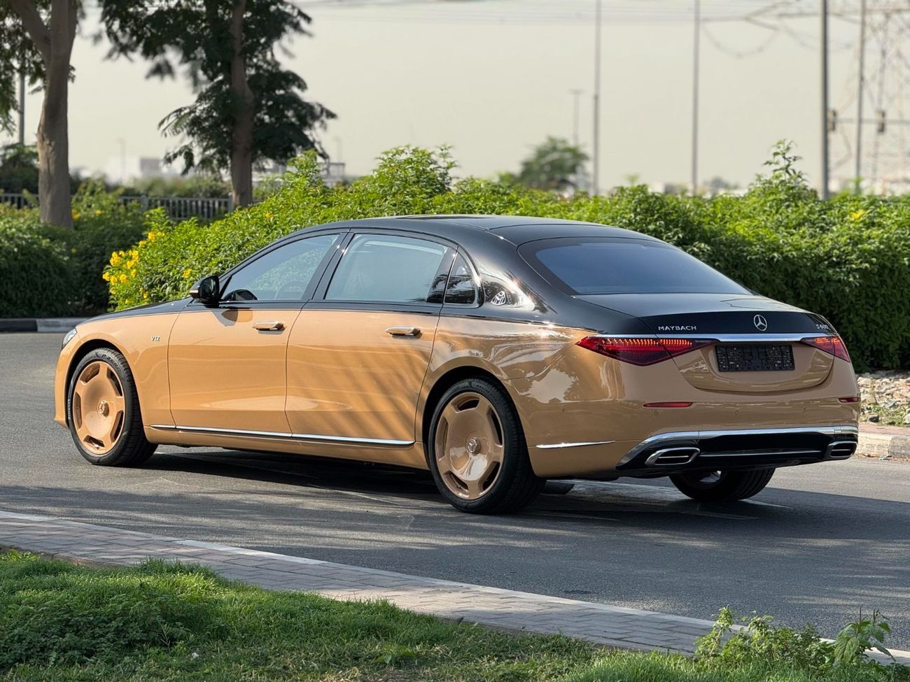 Mercedes Maybach S680 Maybach **2023** GCC SPEC UNDER WARRANTY AND SERVICE