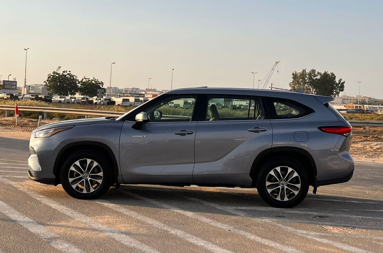 Toyota Highlander 2022 Toyota Highlander Hybrid GLE Full Option Gcc -2.5L V4 - Rear Camera & Sensor - Leather Seat - S