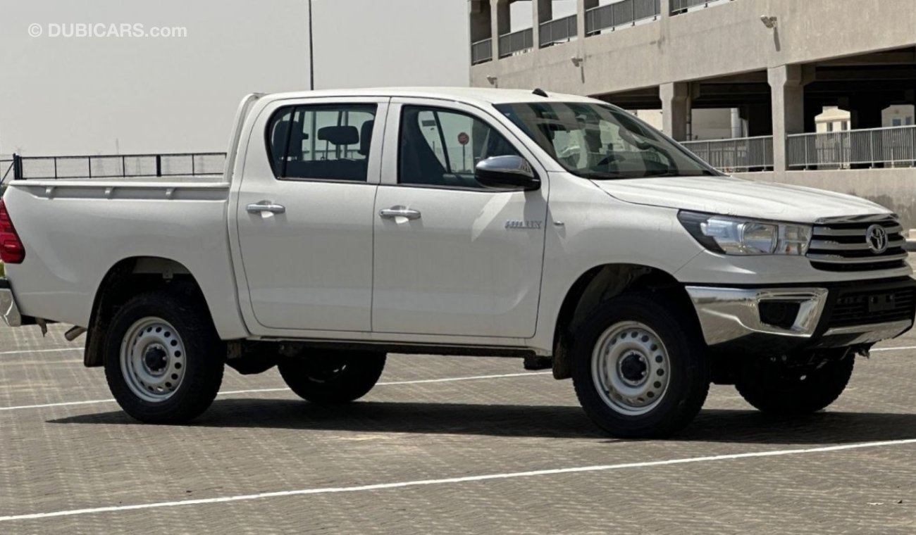 Toyota Hilux 2.4GD WORK D DC 4WD 4X4 6MT