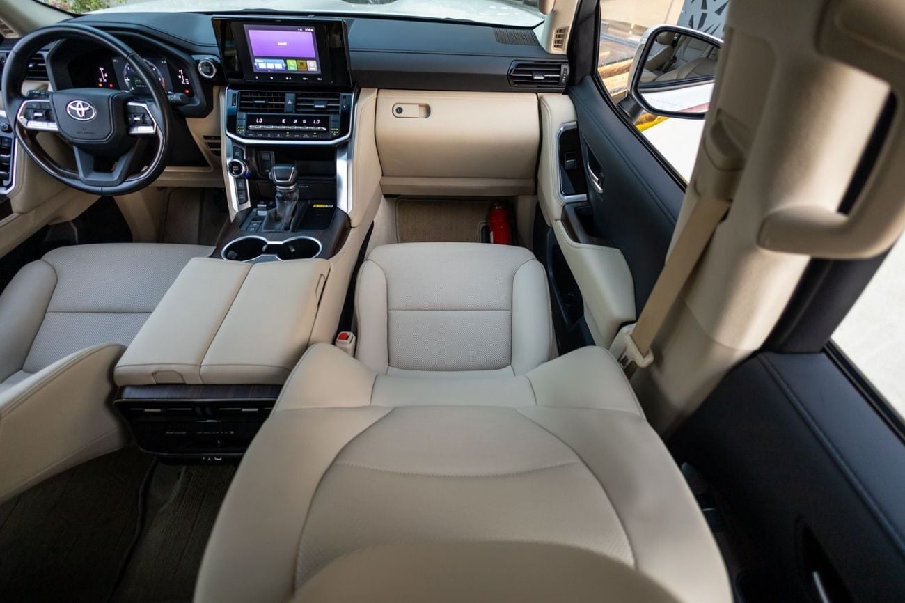 Toyota Land Cruiser GXR Toyota Land Cruiser GXR 2025 GCC | Agency Warrant