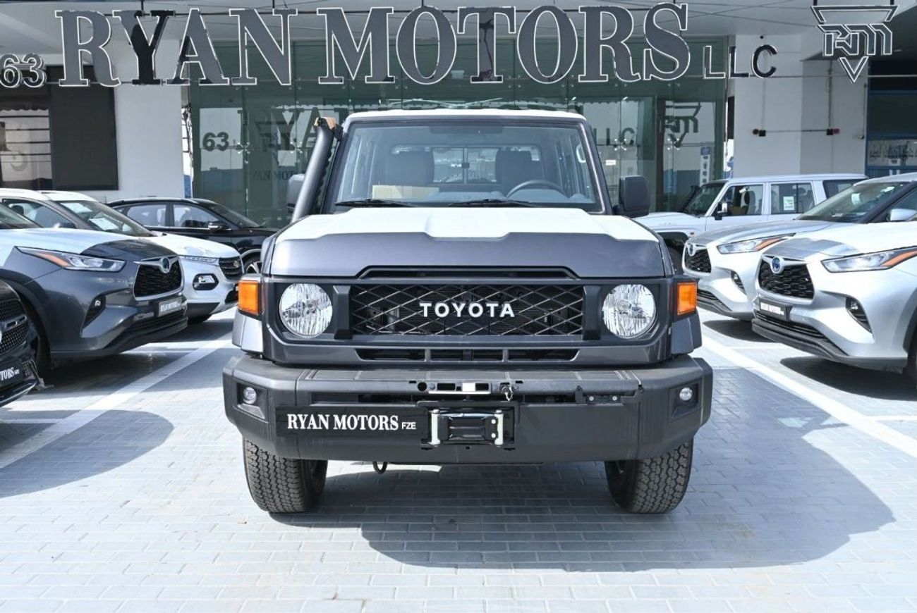 Toyota Land Cruiser Pick Up Toyota Land Cruiser Pickup, 70 series, 4.5L Turbo V8 Diesel, Manual Gear, Double Cabin, Model 2024
