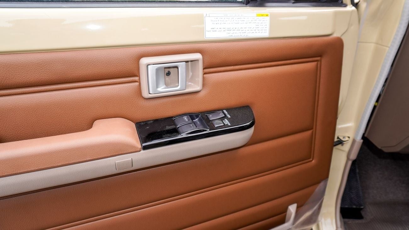 Toyota Land Cruiser 70 LX 4.0 L V6