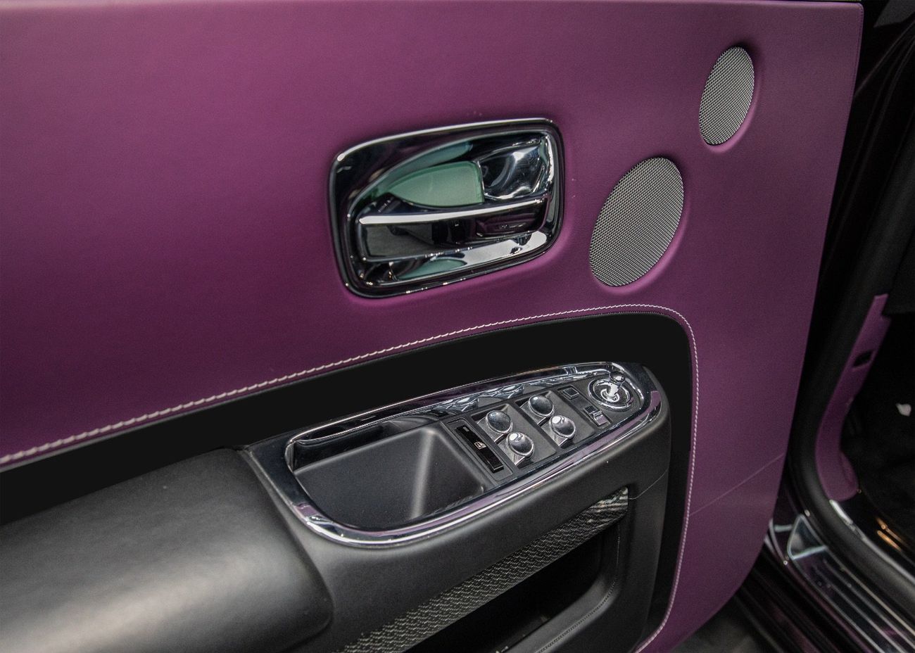 رولز رويس جوست Black Badge 6.6L