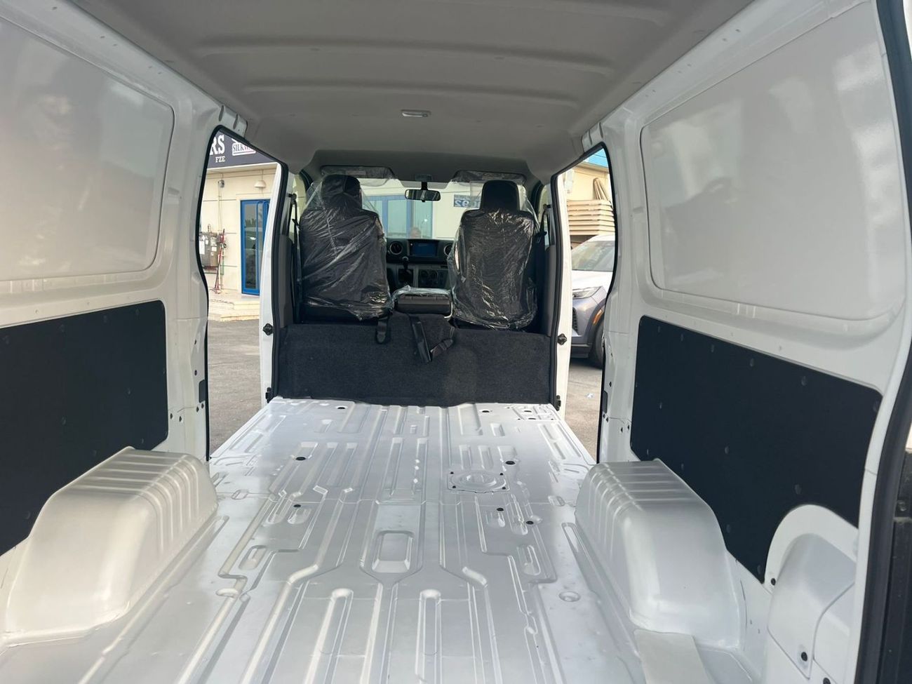 Nissan Urvan 2023 Nissan Urvan Panel Van High Roof (NV350), 3dr Van, 2.5L 4cyl Petrol, Manual, Front Wheel Drive