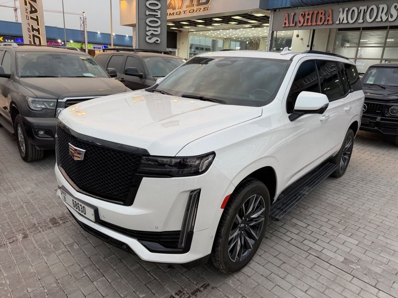 Cadillac Escalade SPORT PLATINUM Luxury 6.2L Luxury600 GCC.