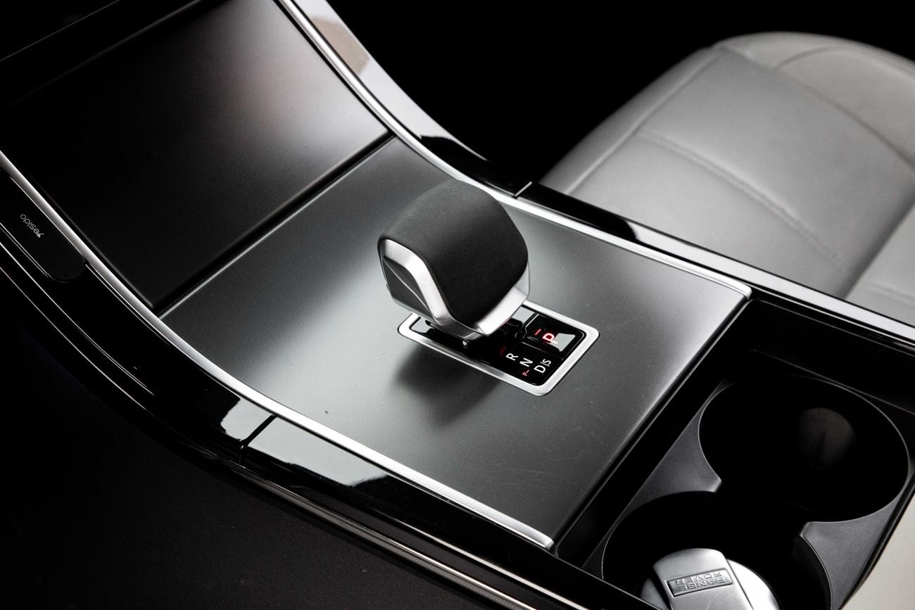 Land Rover Range Rover Velar Range Rover Velar Dynamic SE | 4,896 P.M | 0% Downpayment | Perfect Condition!