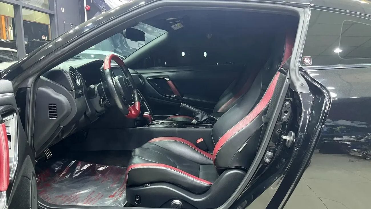 Nissan GT-R BLACK EDITION Nissan GT-R Nismo 2015