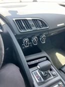 أودي R8 Canadian specific