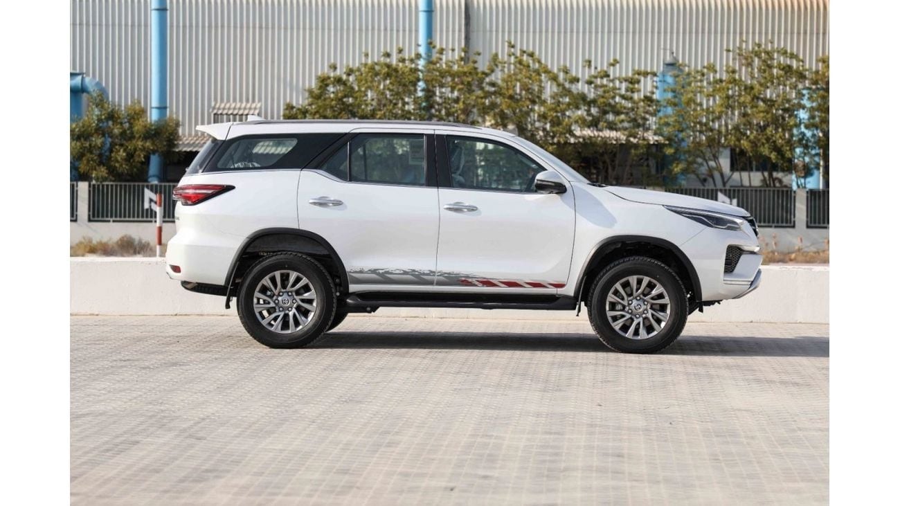 Toyota Fortuner 2024 Toyota Fortuner 4.0 4x4 HI - Platinum White Pearl inside Black | Export Only