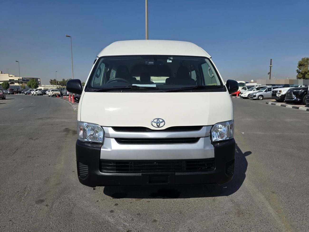 Toyota Hiace TOYOTA HIACE COMMUTER VAN RHD 2016 MODEL 3.0 L DIESEL AUTOMATIC(PM30307)