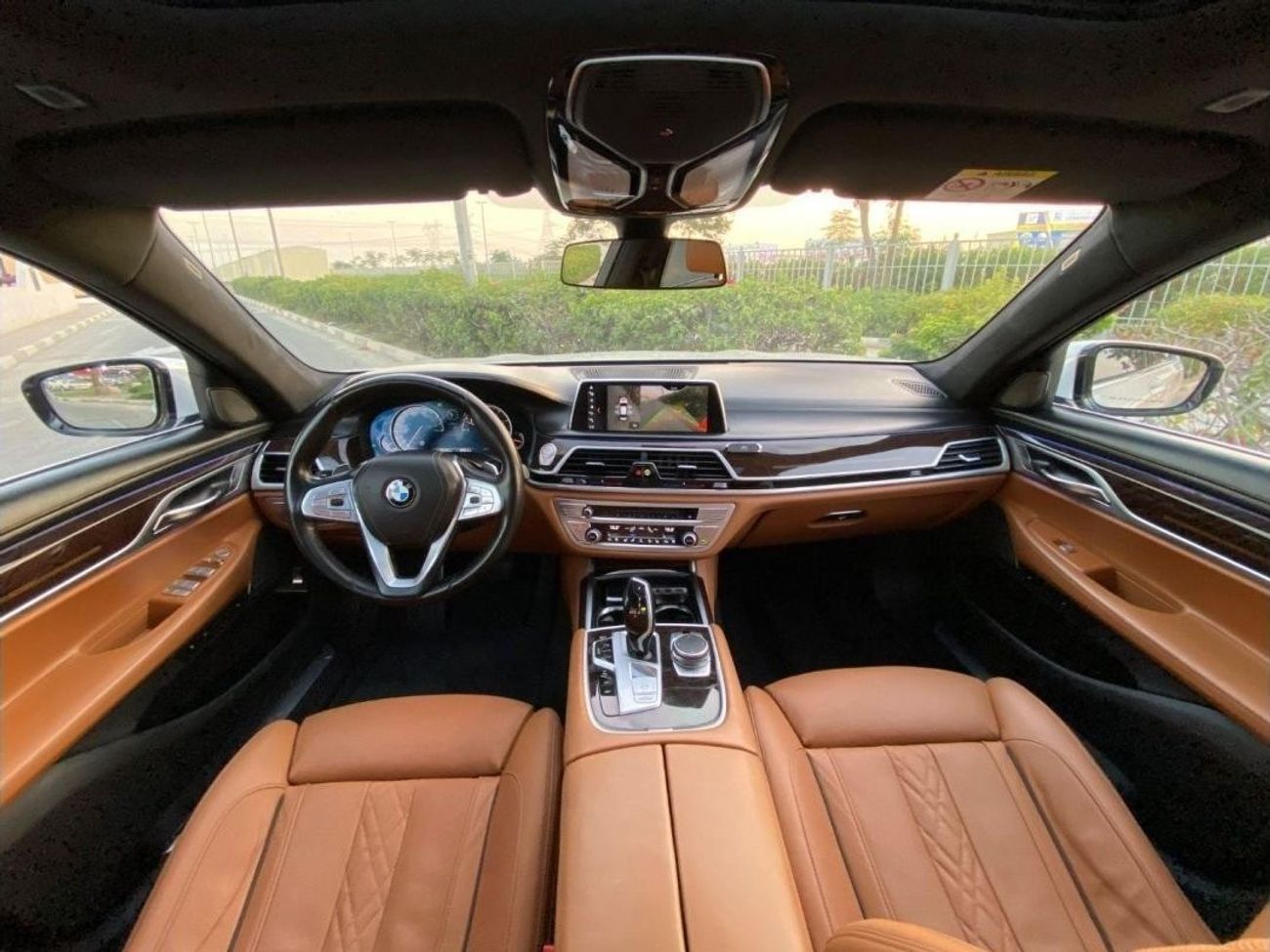 BMW 740Li Exlusive Luxury FULL OPTION - GCC SPECS