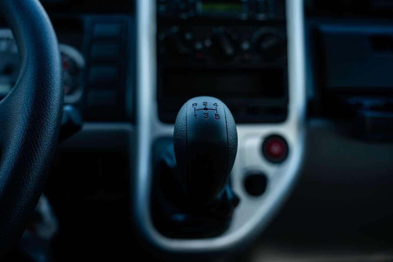 ميتسوبيشي كانتر فان Mitsubishi Fuso Dumb  Model 2026 4.2L Diesel With ABS