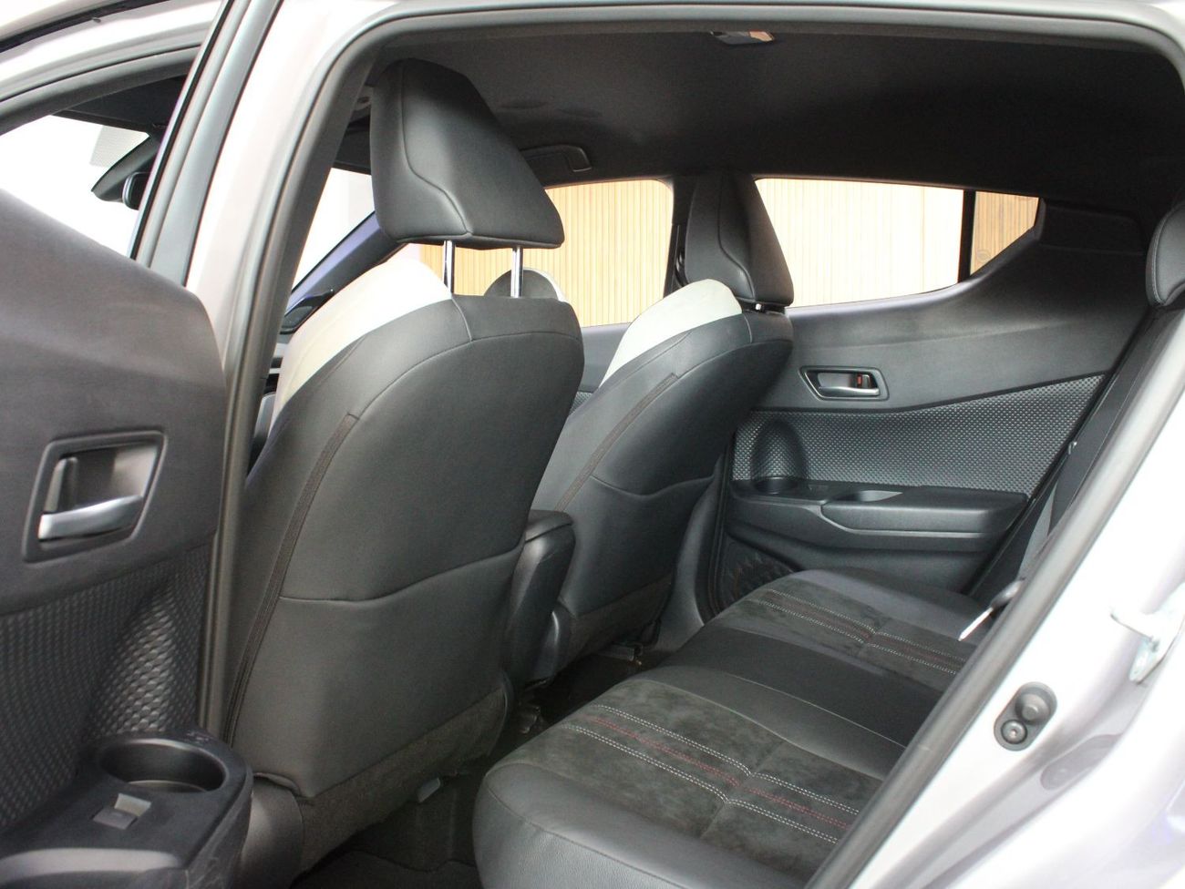 تويوتا CHR C-HR HYBRID