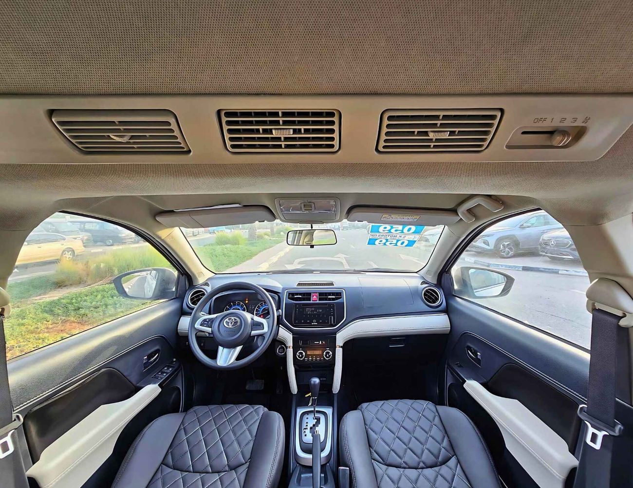 Toyota Rush EX GCC/ 7 SEATS/ RIMS/ LEATHER / PUSH START/ LOW MILEAGE/ 744 MONTHLY/ LOT# 42890