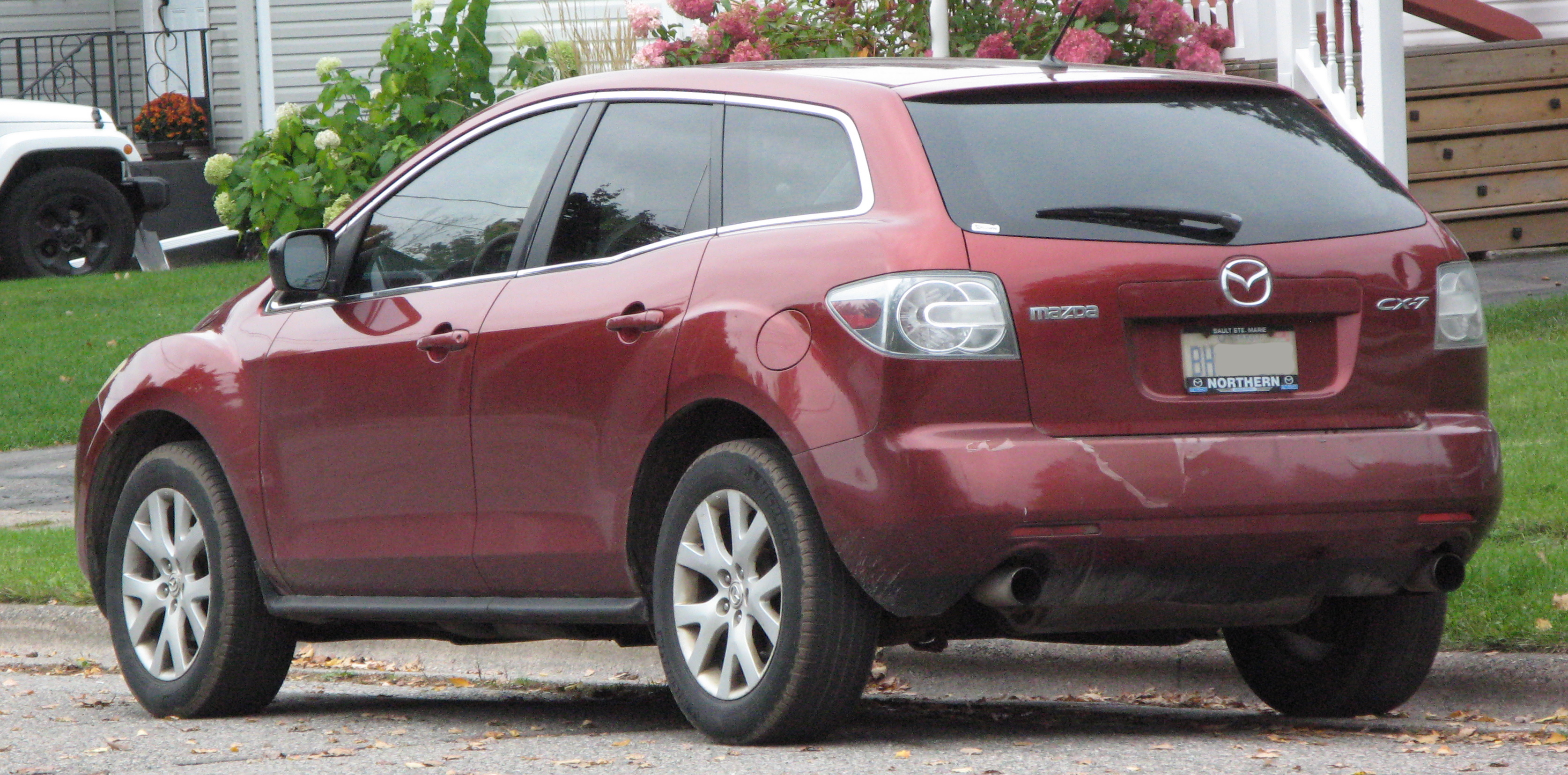 Mazda CX-7 exterior - Rear Right Angled