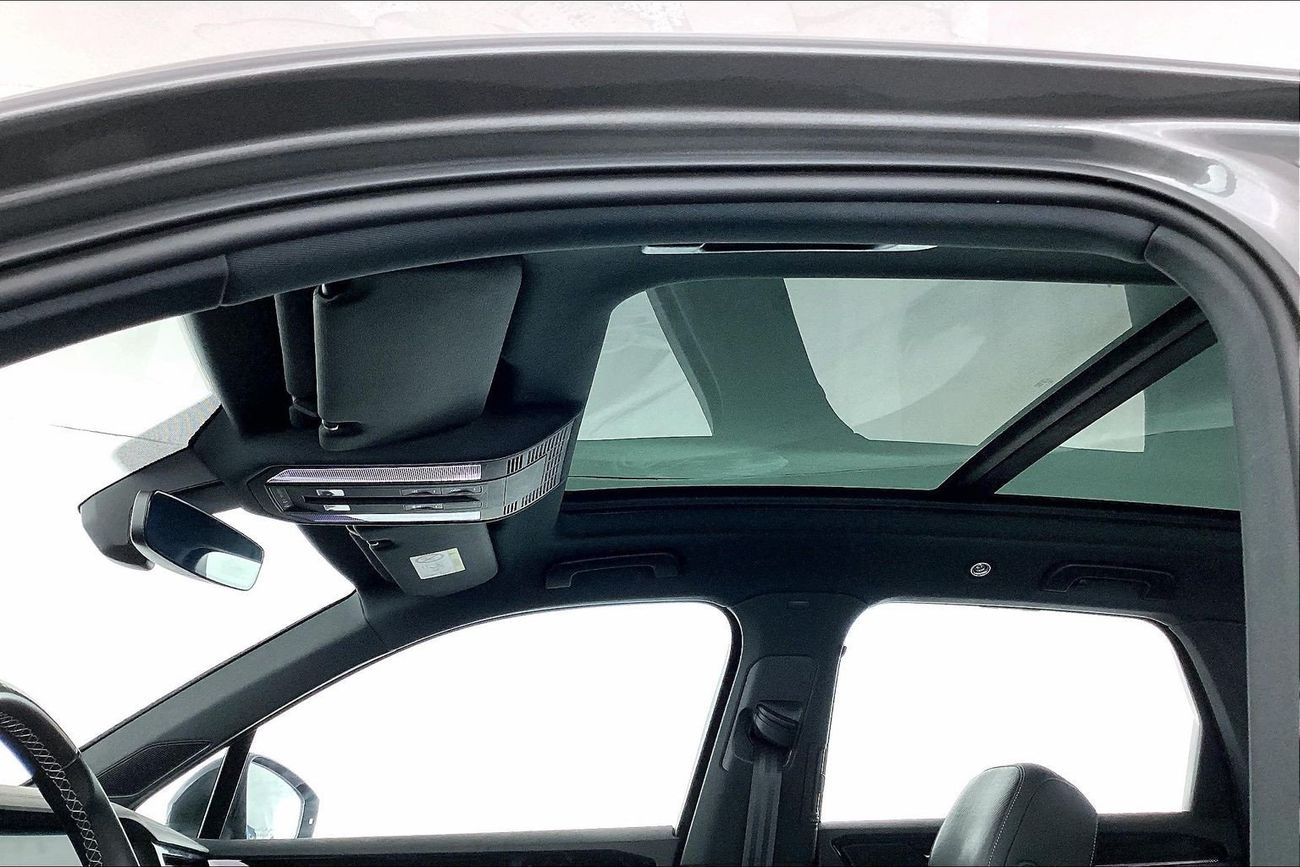 Volkswagen Touareg R-Line | Guaranteed Warranty | 0 Down Payment